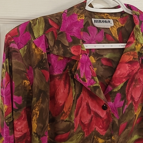 Vintage Hiroko Koshino '90s rich floral blouse, Made in 🇨🇦 Mint Condition - Picture 5 of 14